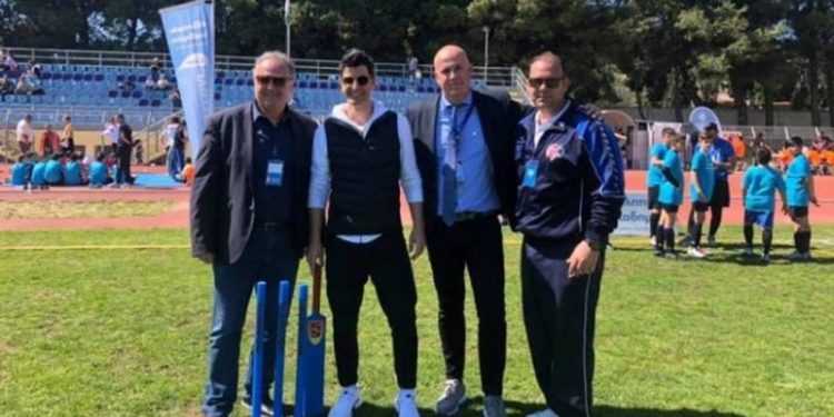 sakis kriket 696x415