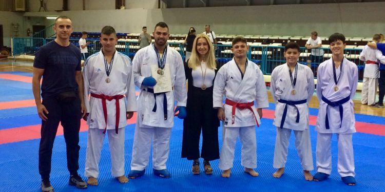 BE991853 3550 42CE B925 0AF57F30EA47