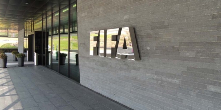 Η FIFΑ «αδειάζει» το Μητρώο του Αυγενάκη!