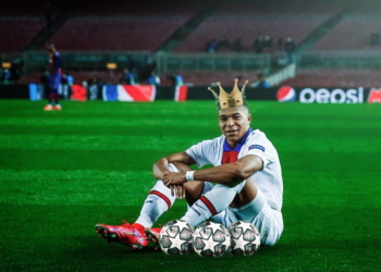 Η εκκωφαντική Παρί και το μεγάλο βήμα της (στο… 7.00)!