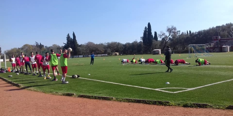 ΑΕΛ: Με τα… μούτρα στη δουλειά