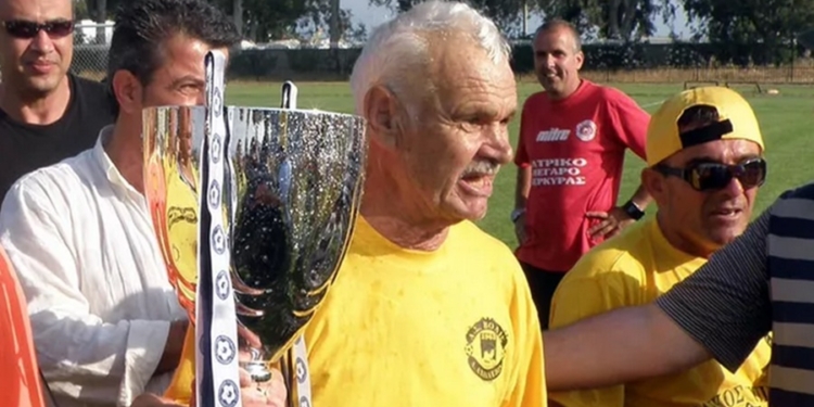 Έφυγε από τη ζωή ο θρυλικός αθλητικογράφος, Νίκος Δημουλάς