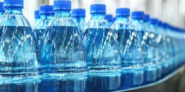 Μπουκαλίδι και ένταση στη έκτακτη συνεδρίαση της ΕΠΣΚ