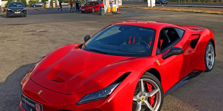 Στην Κέρκυρα, η F8 Tributo της Ferrari