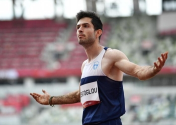 Μυθικός Τεντόγλου: «Πέταξε» στα 8.41μ. στο τελευταίο άλμα και πήρε το χρυσό!