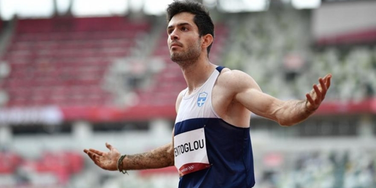 Μυθικός Τεντόγλου: «Πέταξε» στα 8.41μ. στο τελευταίο άλμα και πήρε το χρυσό!