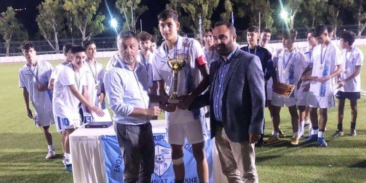 “Το ποδοσφαιρικό τουρνουά Ιονίων διεξήχθη με επιτυχία” απαντά η περιφερειακή αρχή