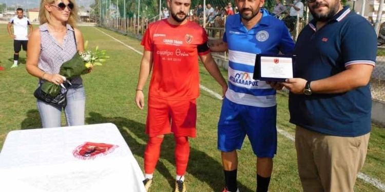 Η Δόξα Παραλίας βράβευσε το Φάνη Γκέκα