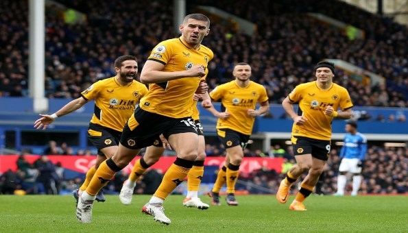 Στοίχημα: “Δαγκώνουν” οι Λύκοι