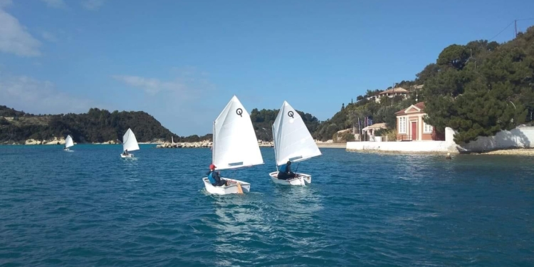 Μικροί ιστιοπλόοι στους Παξούς (pics)!