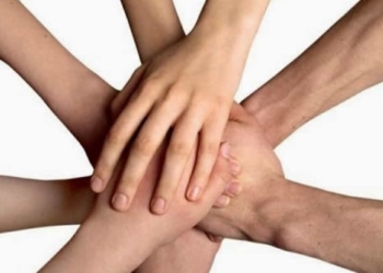 Όλοι μαζί για τον Κωνσταντίνο