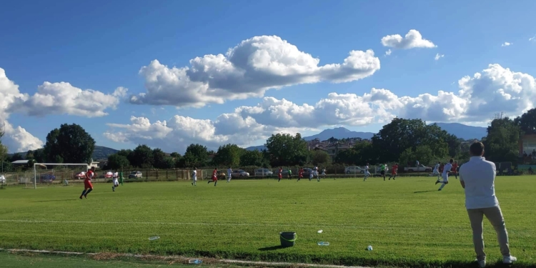 Ο Κορομπόκης, συνεχίζει στο τιμόνι της ΑΕΛ!