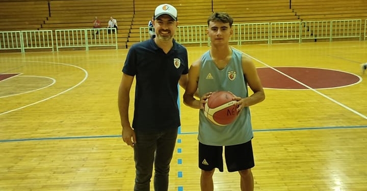 Ο Αγιούς στο Λέων…