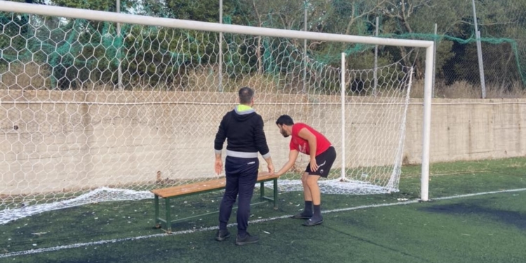 Γήπεδο Σκριπερού: Στην αδιαφορία απαντούν με προσωπική εργασία