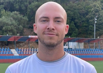 Στις Νυμφές, ο Φρανκ Μπάρι