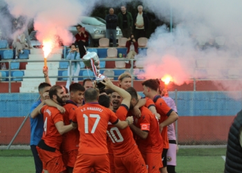 Ο Θιναλιακός φόρεσε το… στέμμα του (pics)!