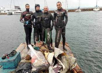 Υποβρύχιος καθαρισμός από το τμήμα αλιείας του ΝΑΟΚ