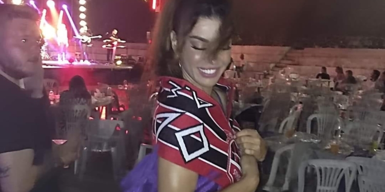 Η Ειρήνη Παπαδοπούλου με κασκόλ του Οδυσσέα!