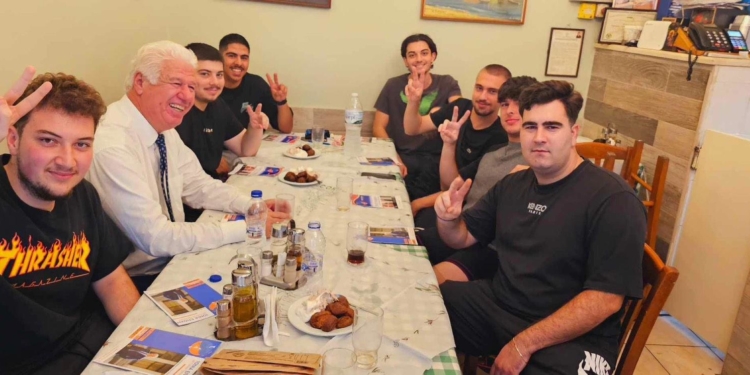 “Οι νέοι με την Ιόνια Εποχή και τον Γιάννη Τρεπεκλή”