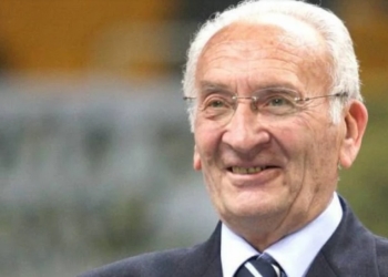 Πέθανε ο Βασίλης Γεωργίου, η θρυλική φωνή του ελληνικού μπάσκετ