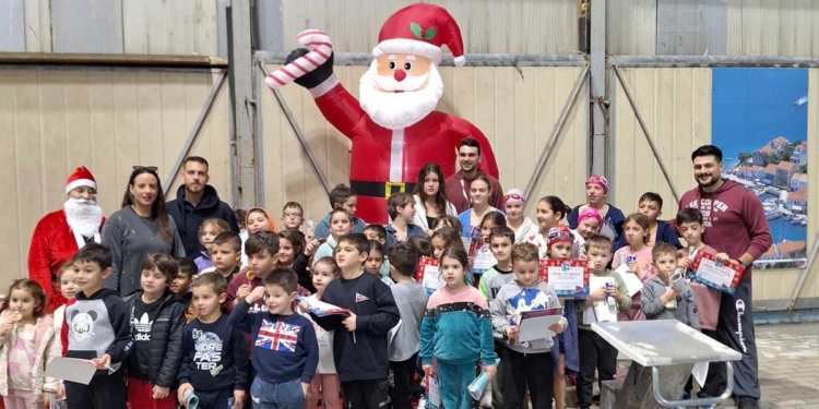 O ΝΑΟΚ πραγματοποίησε τη χριστουγεννιάτικη γιορτή του (pics)