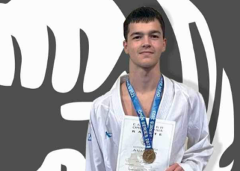 Χρυσός ο καρατέκα Δ. Γκίνης