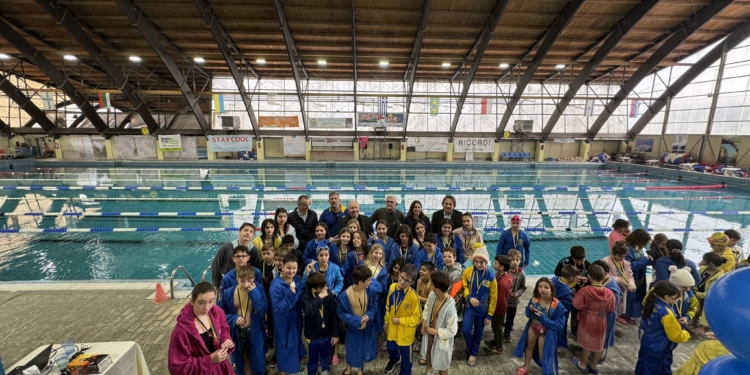 Ο Ναυσίθοος έκοψε την πίτα του…