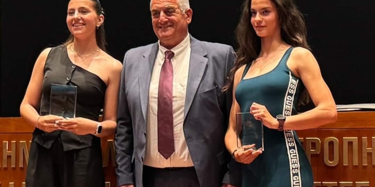 Η Ελένη Διαβάτη βραβεύτηκε στη γιορτή της Ελληνικής Κωπηλασίας