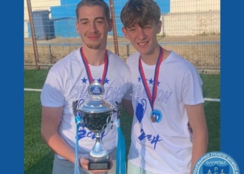 Οι αφοί Βλασερού παραμένουν… Μπλε!