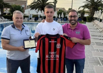 Ο Οδυσσέας Αυλιωτών βράβευσε τον πρωταθλητή Ευρώπης Χ. Μουζακίτη (pics)