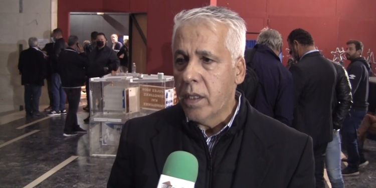 ΕΠΣΚ: Μένει μέχρι να φύγει ο Βλαχόπουλος!