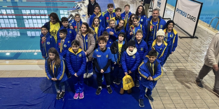 Με επιτυχία, η… πρώτη βουτιά των δελφινιών του Ναυσίθοου!