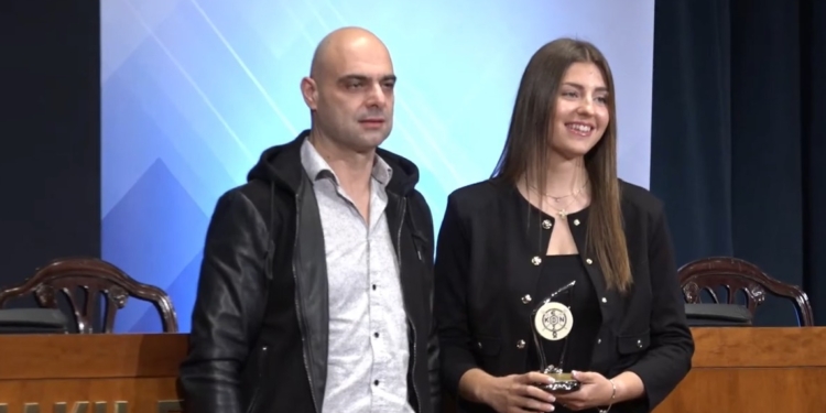 H Έλενα Διαβάτη βραβεύτηκε στη γιορτή της ΕΚΟΦΝΣ