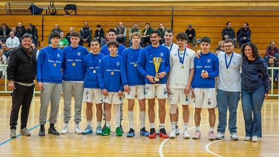 Οι Νέοι του Ιονίου σήκωσαν την Κούπα της ΕΣΚΑΒΔΕ