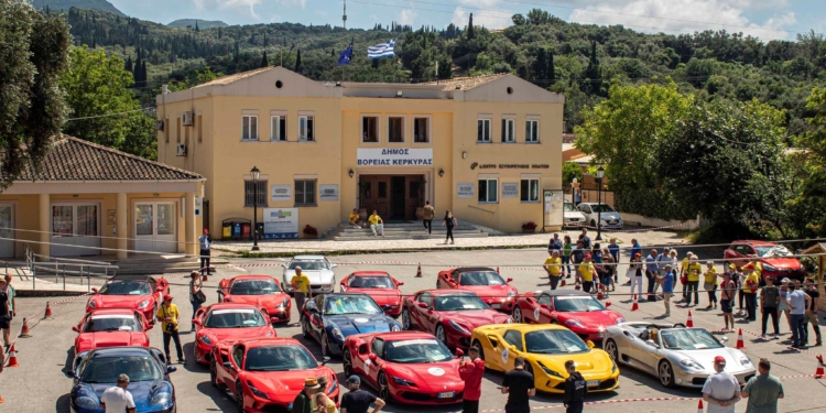Λάμψη από πανέμορφες Ferrari στην Αχαράβη (Pics)
