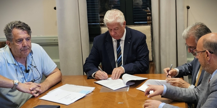 Προγραμματικές συμβάσεις για τα γήπεδα Αγίου Ματθαίου και Κοντοκαλίου