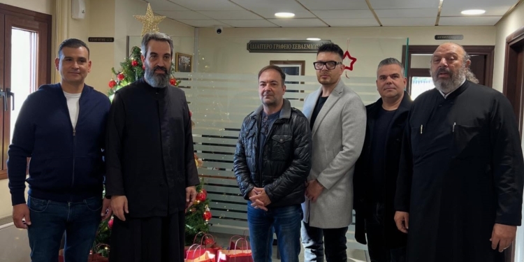 Ο Κερκυραϊκός προσέφερε τρόφιμα και δώρα…