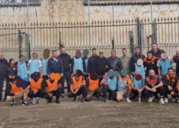 Ο Θιναλιακός έπαιξε μπάλα με τους κρατούμενους των φυλακών