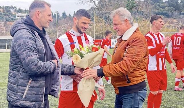 Η ΑΕΛ βράβευσε τον Χονδρογιάννη!