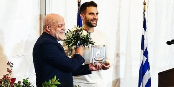 Ο Δήμος Βόρειας Κέρκυρας τίμησε το Στέφανο Ντούσκο!