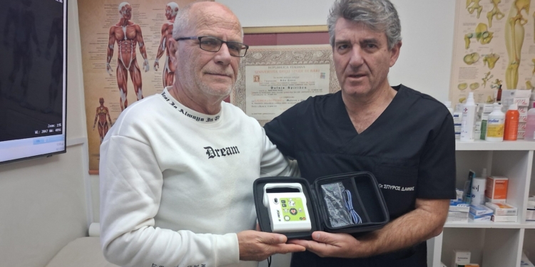 Η Αναγέννηση ευχαριστεί το Σ. Δαφνή για τον απινιδωτή