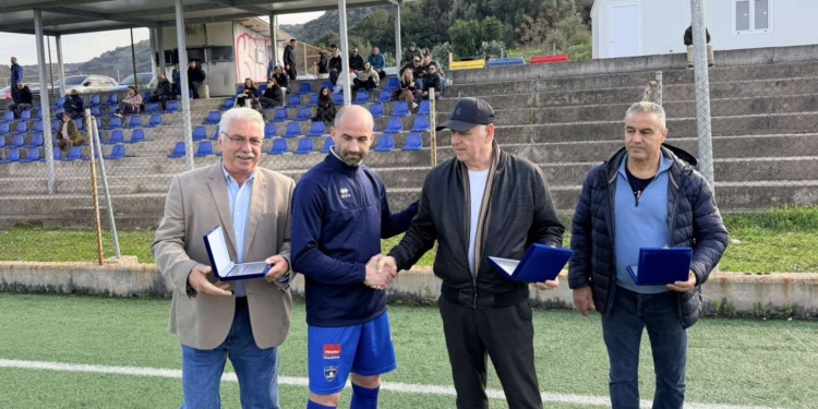 Ωραίες στιγμές! Ο Δίας βράβευσε Πετρόγιαννη και αδερφούς Κονισπολιάτη!