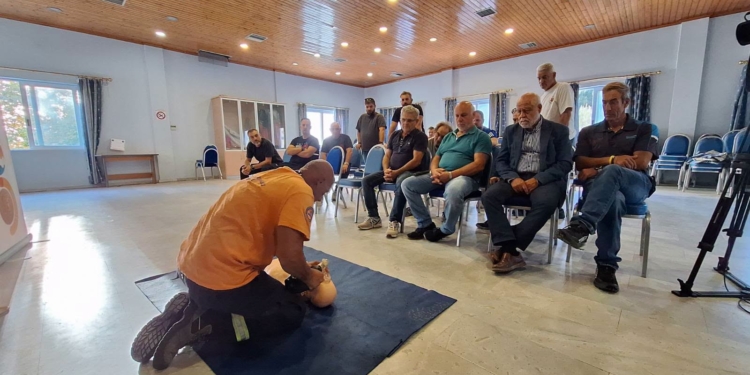 Στις Νυμφές, προπονητές και παράγοντες εκπαιδεύτηκαν στη χρήση απινιδωτή